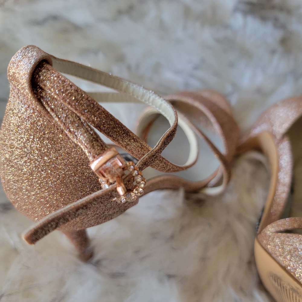 High heels - Picture 4 of 6
